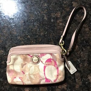 Coach Wristlet in rosy pink color